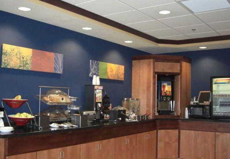 Fairfield Inn&Suites Santa Maria Restaurant foto